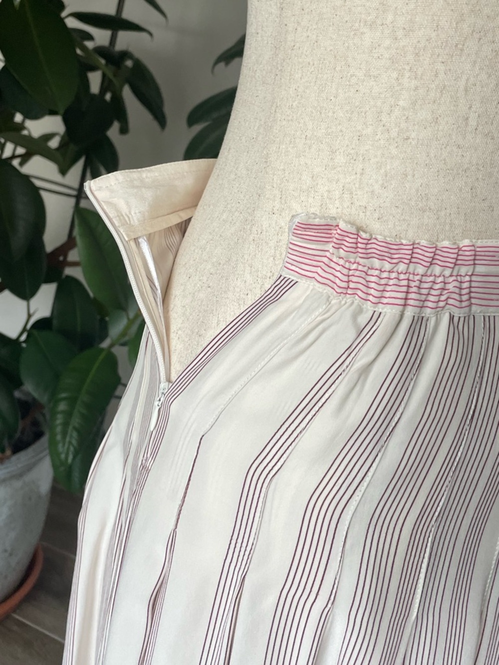 Striped Pink and Cream Button-Front Skirt, 100% silk and a  top, new with tags. - Picture 16 of 16